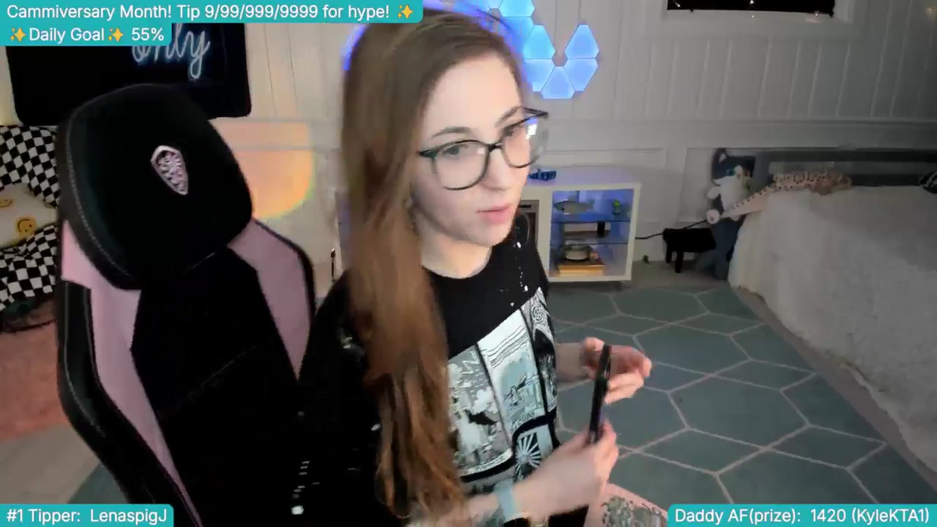 Gallery image thumbnail from TheSharkQueen's myfreecams stream on, 04/11/2025, 03:47 image 10 of 20