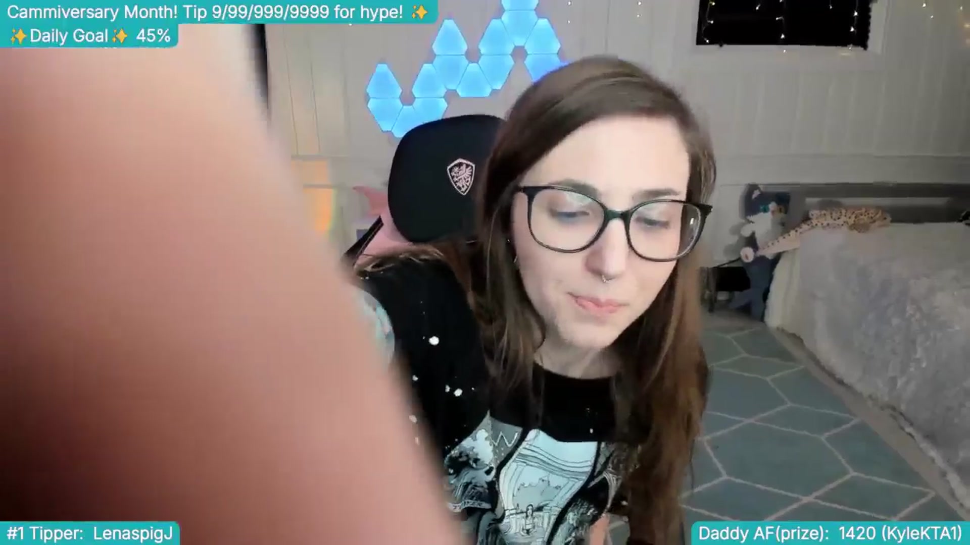 Gallery image thumbnail from TheSharkQueen's myfreecams stream on, 04/11/2025, 03:47 image 9 of 20