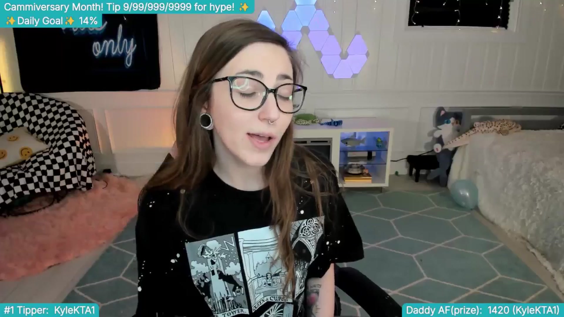 Gallery image thumbnail from TheSharkQueen's myfreecams stream on, 04/11/2025, 03:47 image 5 of 20