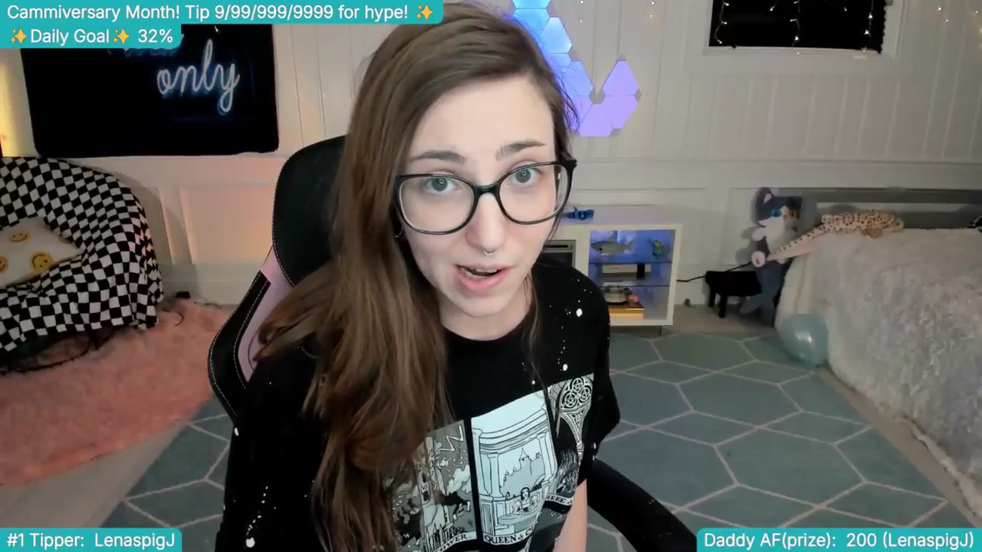 Gallery image thumbnail from TheSharkQueen's myfreecams stream on, 04/11/2025, 03:47 image 7 of 20
