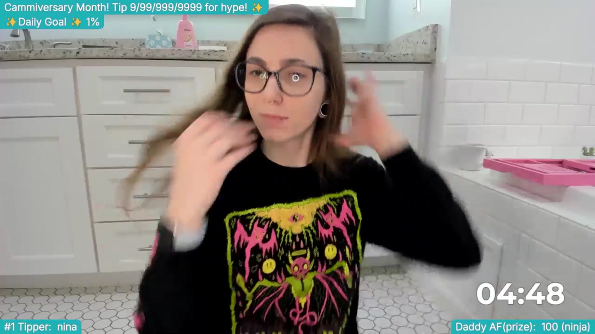 Gallery image thumbnail from TheSharkQueen's myfreecams stream on, 04/12/2025, 18:53 image 12 of 20