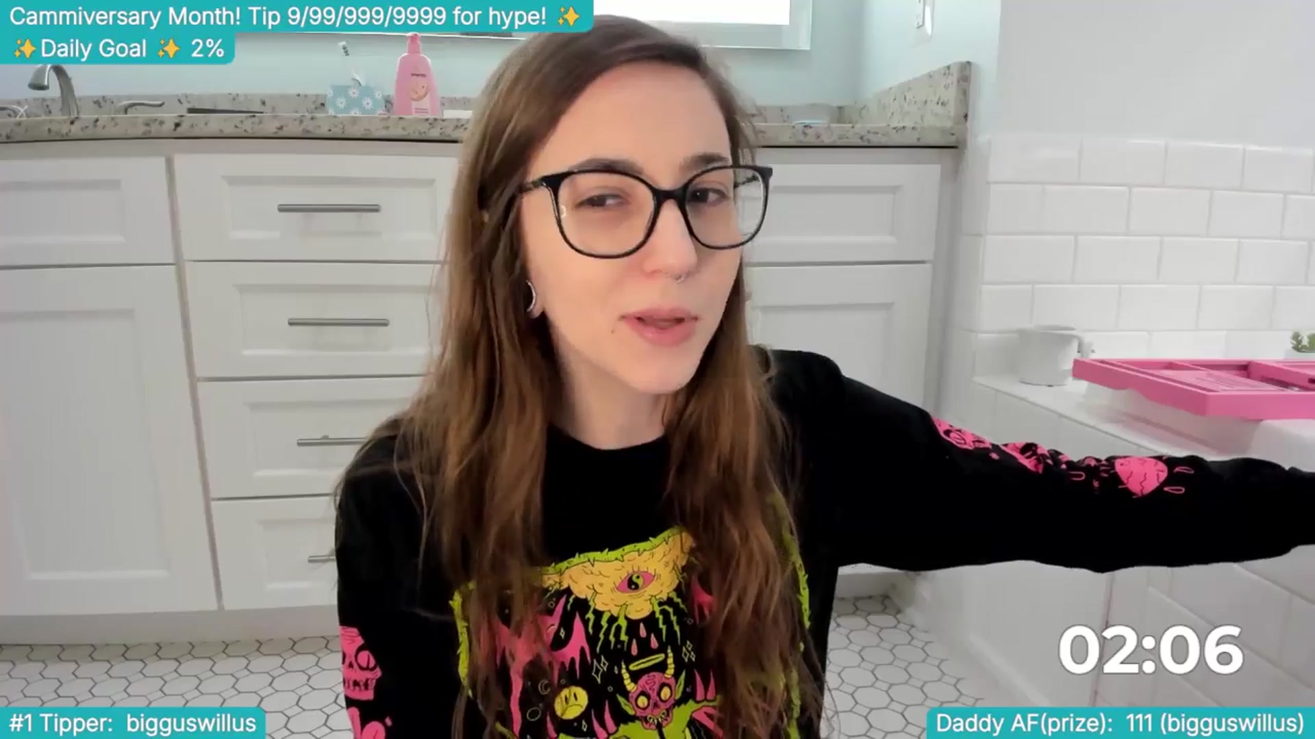 Gallery image thumbnail from TheSharkQueen's myfreecams stream on, 04/12/2025, 18:53 image 14 of 20
