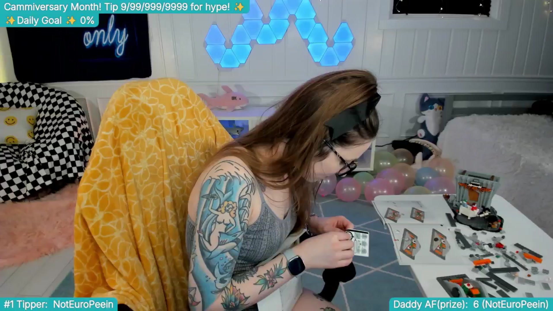 Gallery image thumbnail from TheSharkQueen's myfreecams stream on, 04/16/2025, 04:44 image 6 of 20