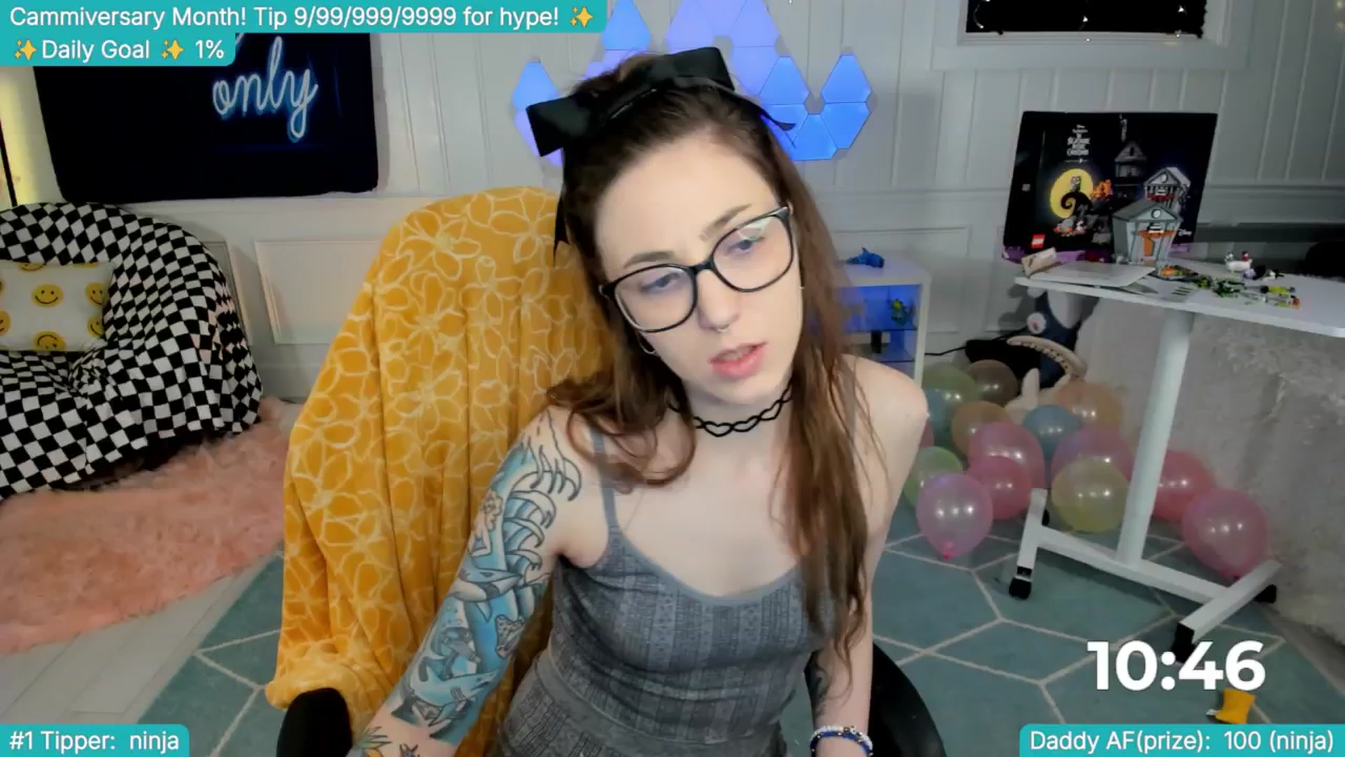 Gallery image thumbnail from TheSharkQueen's myfreecams stream on, 04/16/2025, 04:44 image 19 of 20