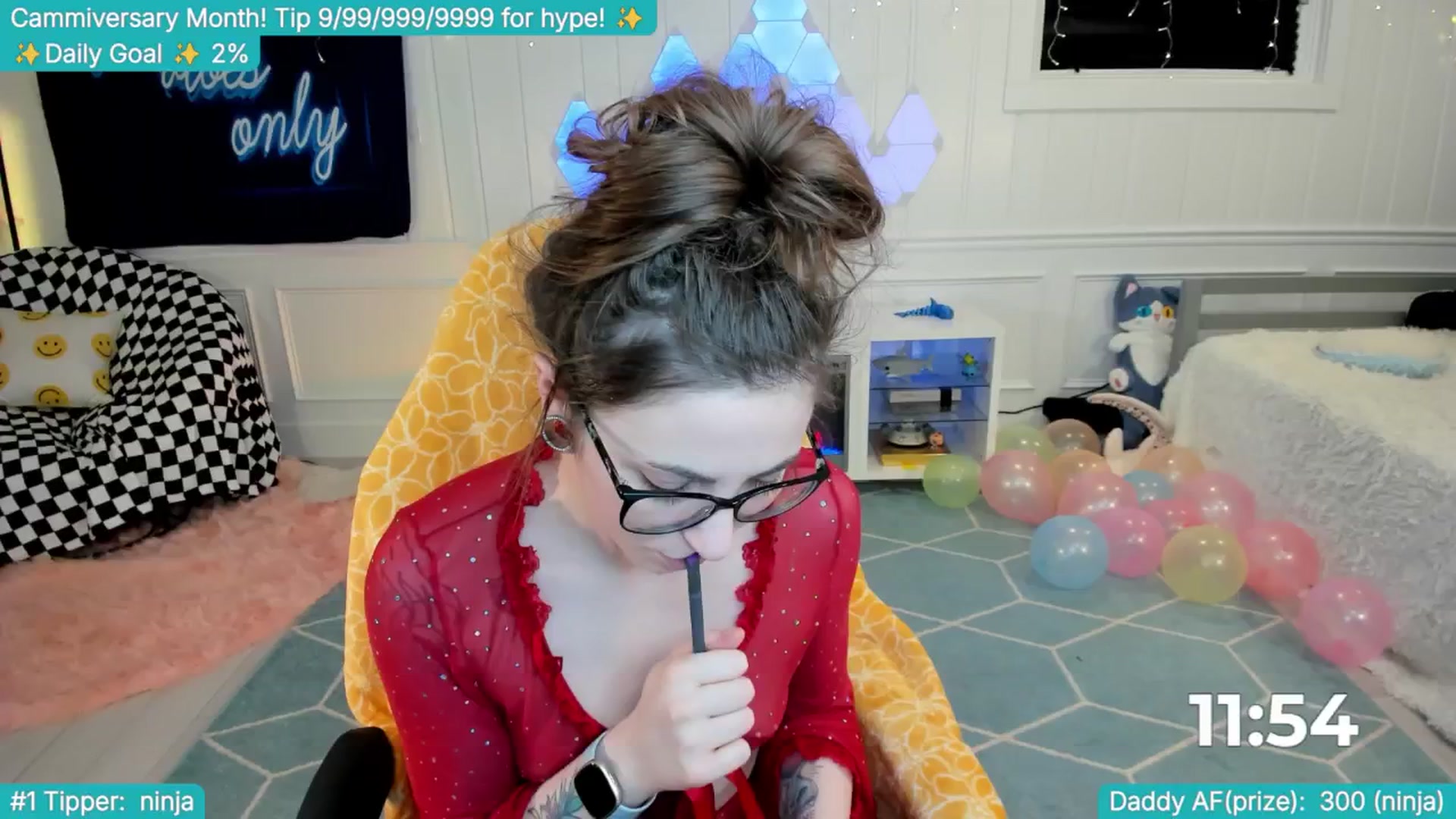 Gallery image thumbnail from TheSharkQueen's myfreecams stream on, 04/17/2025, 03:55 image 15 of 20