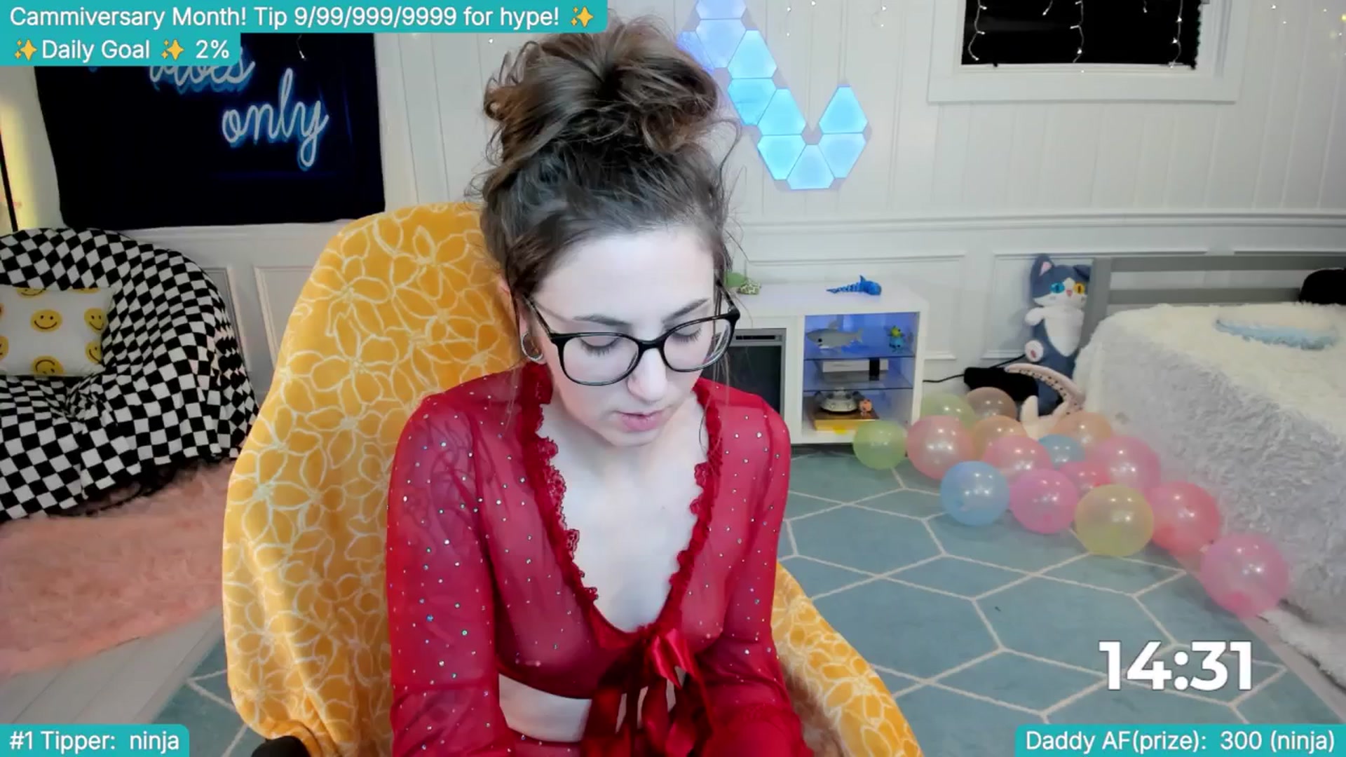 Gallery image thumbnail from TheSharkQueen's myfreecams stream on, 04/17/2025, 03:55 image 14 of 20