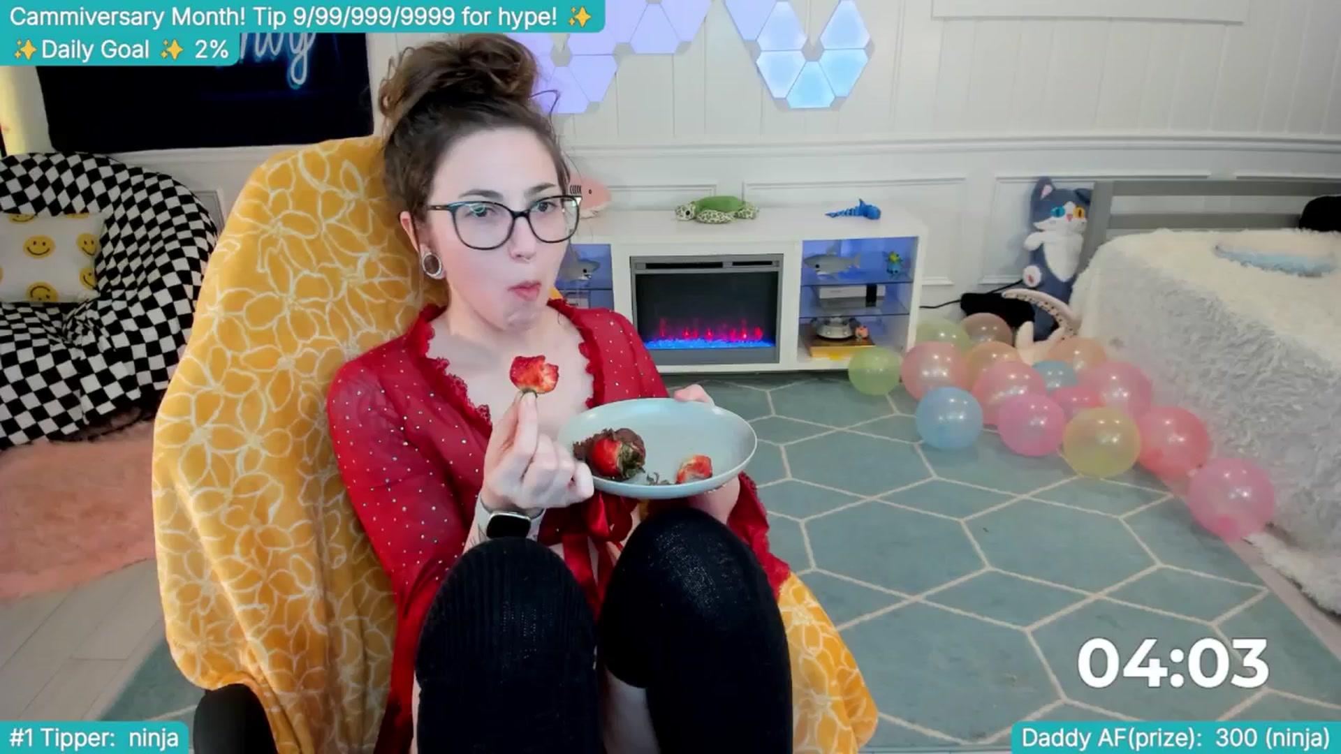 Gallery image thumbnail from TheSharkQueen's myfreecams stream on, 04/17/2025, 03:55 image 18 of 20