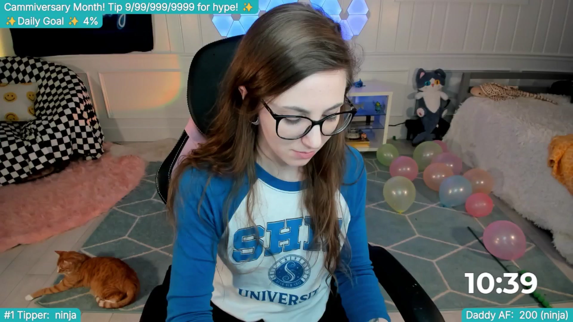 Gallery image thumbnail from TheSharkQueen's myfreecams stream on, 04/19/2025, 04:06 image 18 of 20