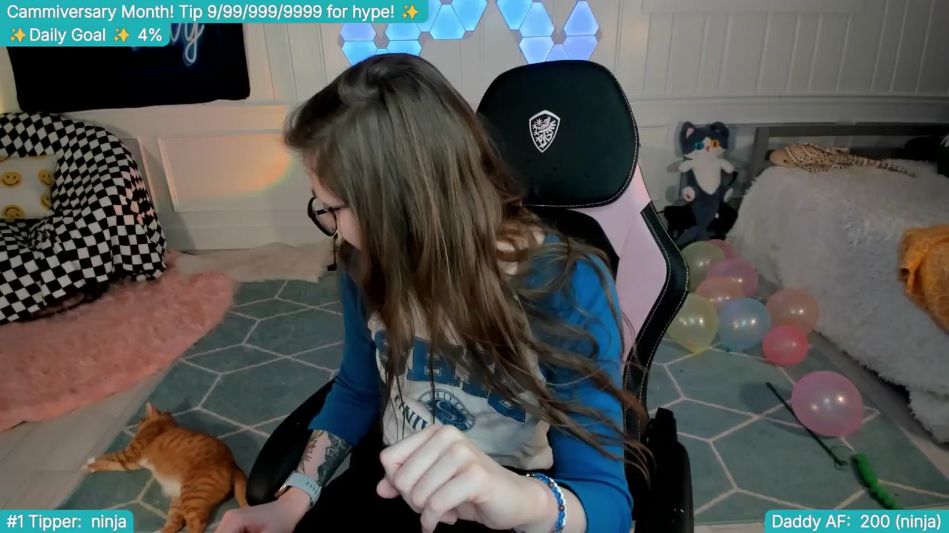 Gallery image thumbnail from TheSharkQueen's myfreecams stream on, 04/19/2025, 04:06 image 16 of 20