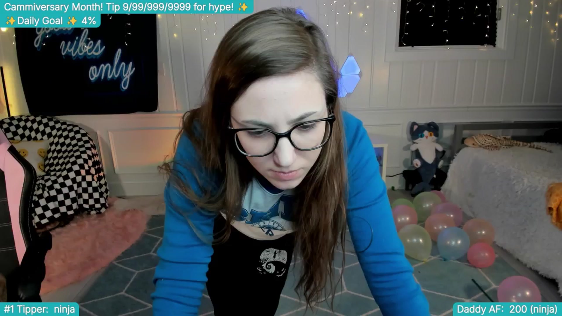 Gallery image thumbnail from TheSharkQueen's myfreecams stream on, 04/19/2025, 04:06 image 15 of 20