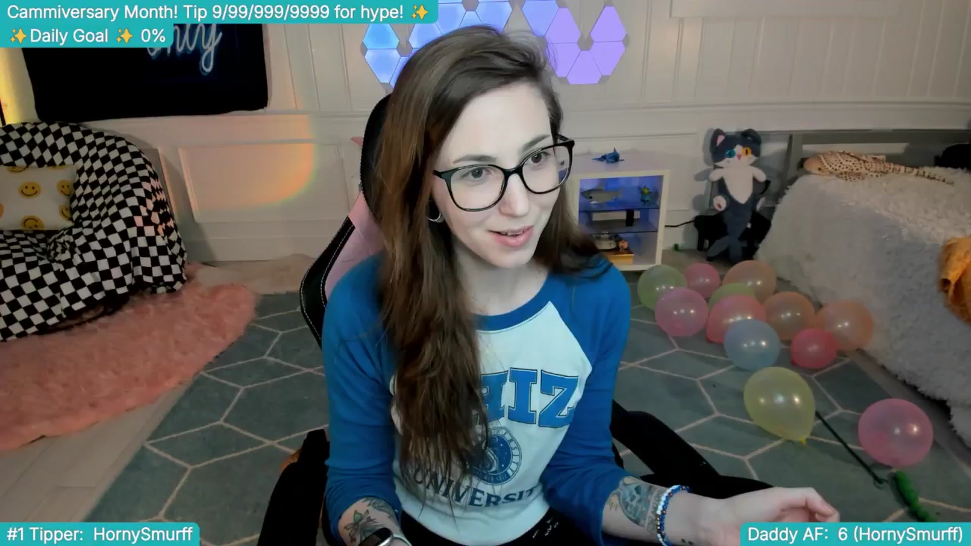 Gallery image thumbnail from TheSharkQueen's myfreecams stream on, 04/19/2025, 04:06 image 2 of 20