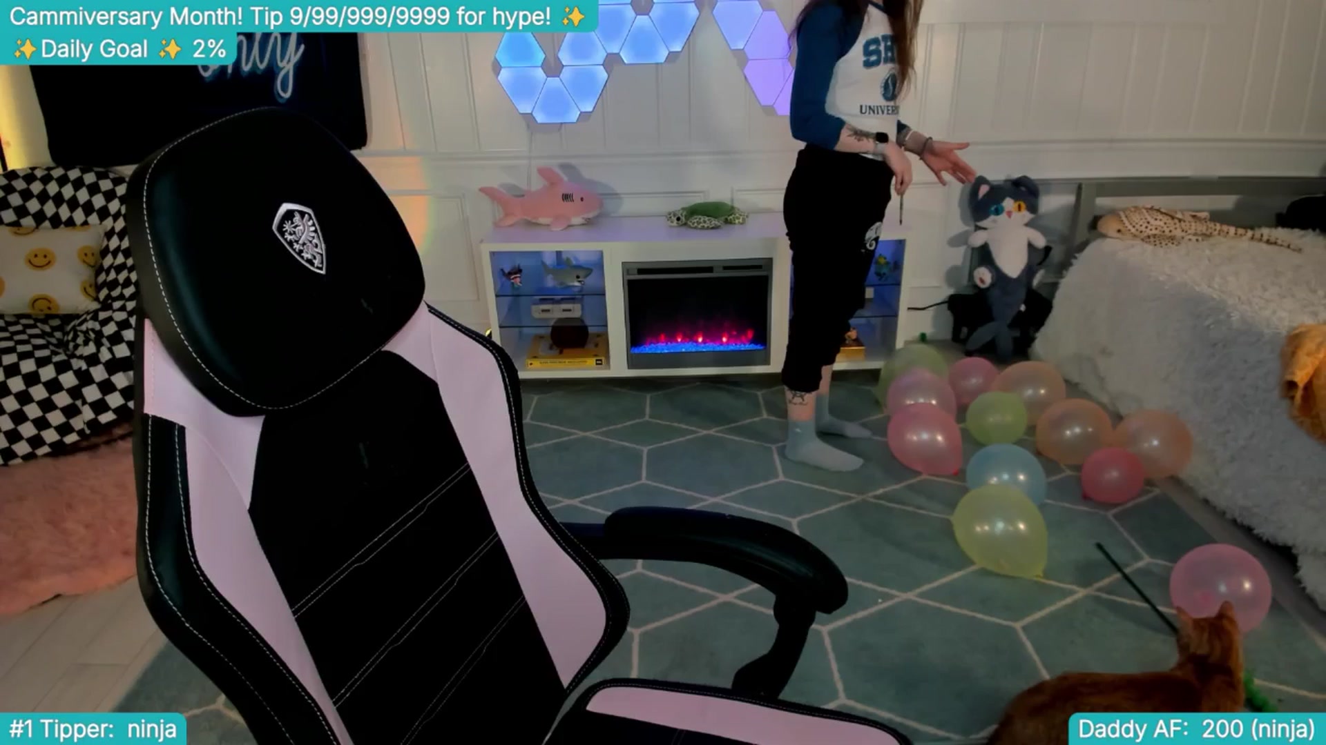 Gallery image thumbnail from TheSharkQueen's myfreecams stream on, 04/19/2025, 04:06 image 5 of 20