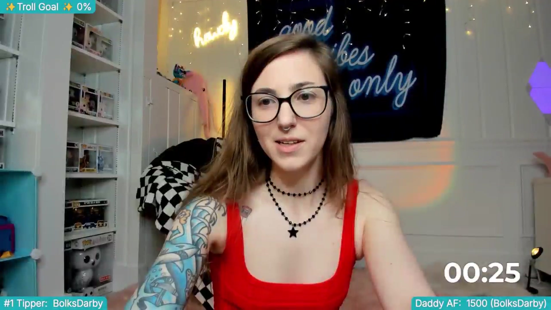 Gallery image thumbnail from TheSharkQueen's myfreecams stream on, 04/23/2025, 02:28 image 5 of 20