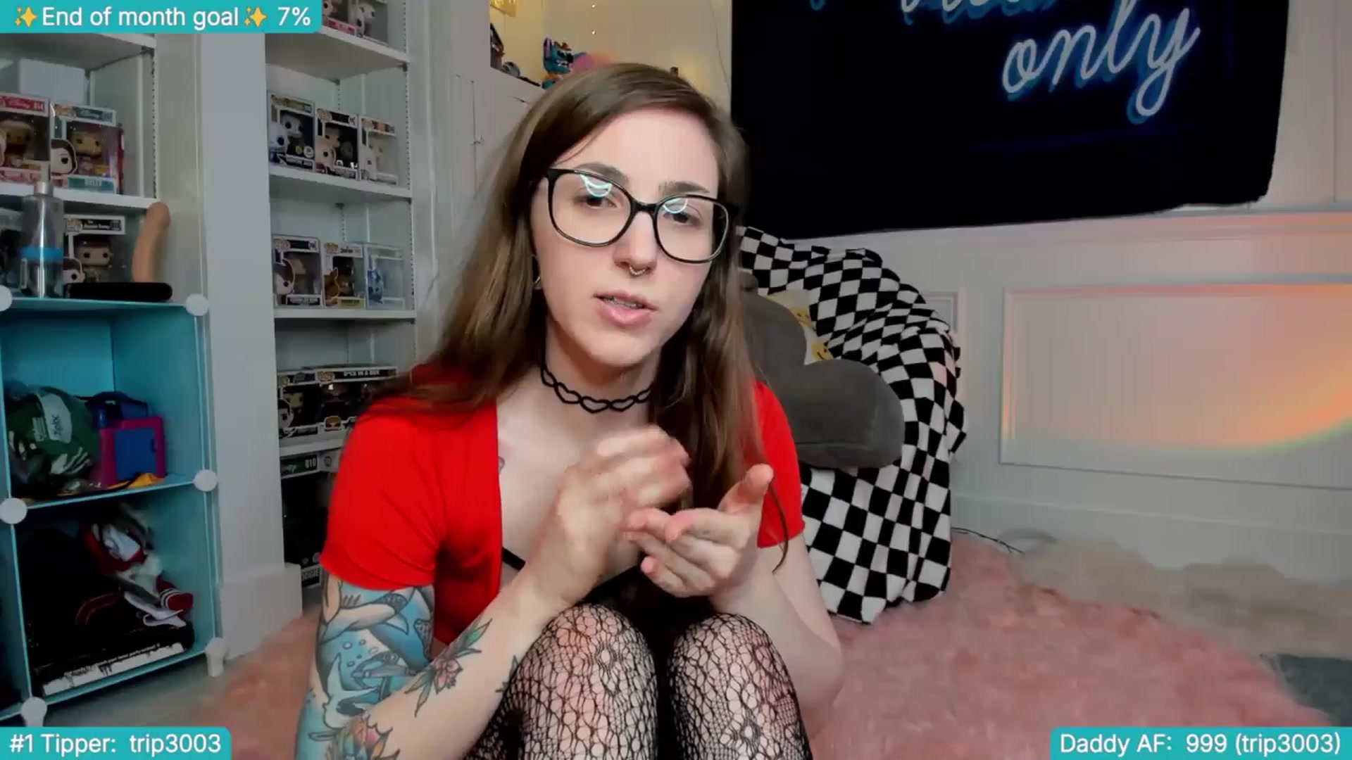 Gallery image thumbnail from TheSharkQueen's myfreecams stream on, 04/26/2025, 06:24 image 16 of 20
