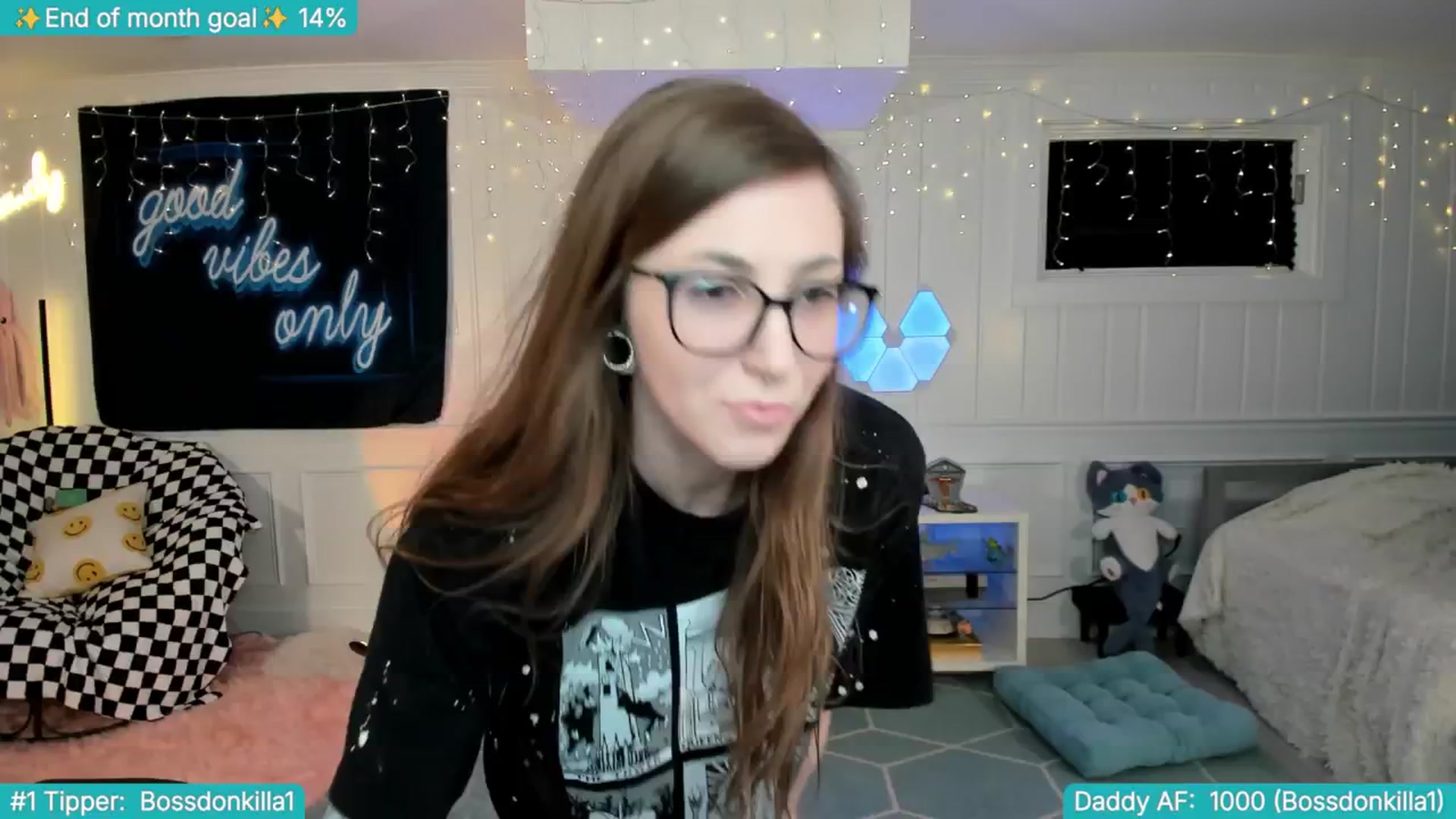 Gallery image thumbnail from TheSharkQueen's myfreecams stream on, 04/30/2025, 06:31 image 4 of 20