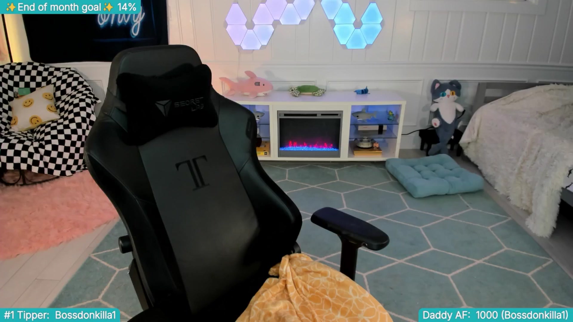 Gallery image thumbnail from TheSharkQueen's myfreecams stream on, 04/30/2025, 06:31 image 6 of 20