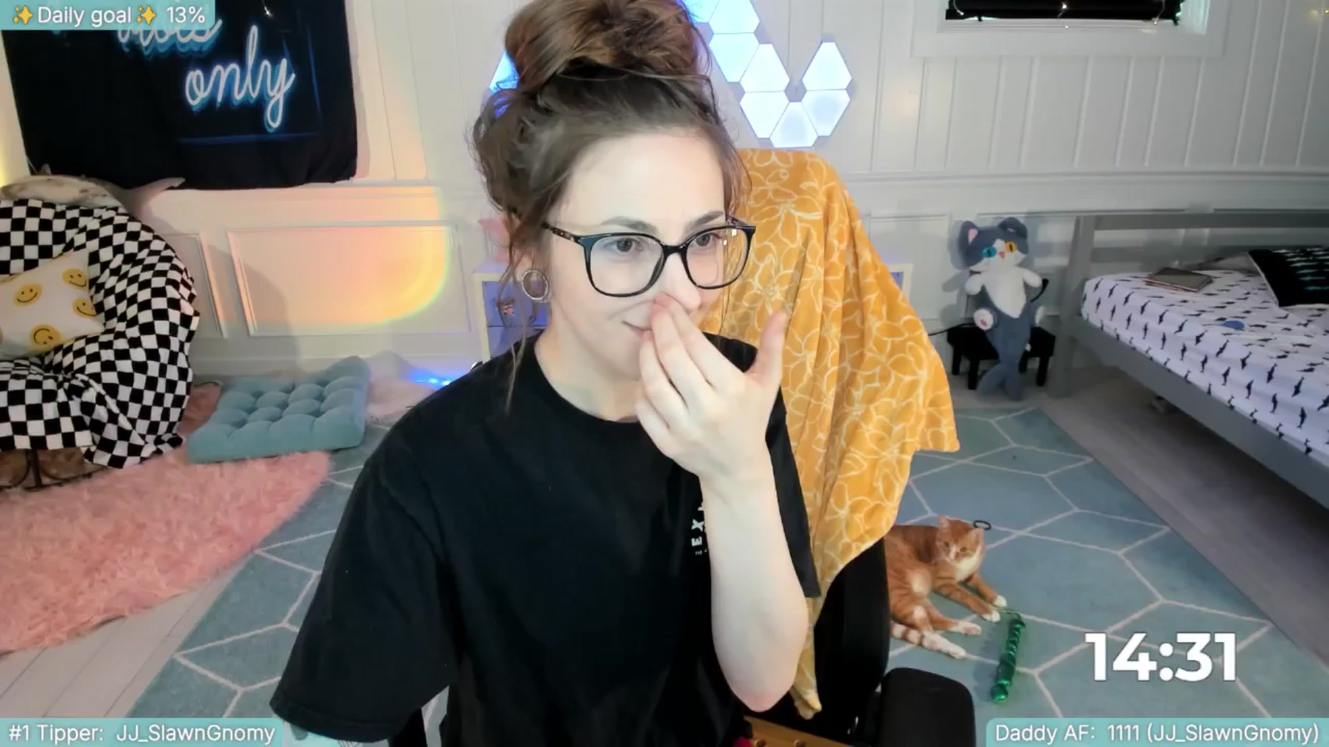 Gallery image thumbnail from TheSharkQueen's myfreecams stream on, 05/13/2025, 20:57 image 14 of 20