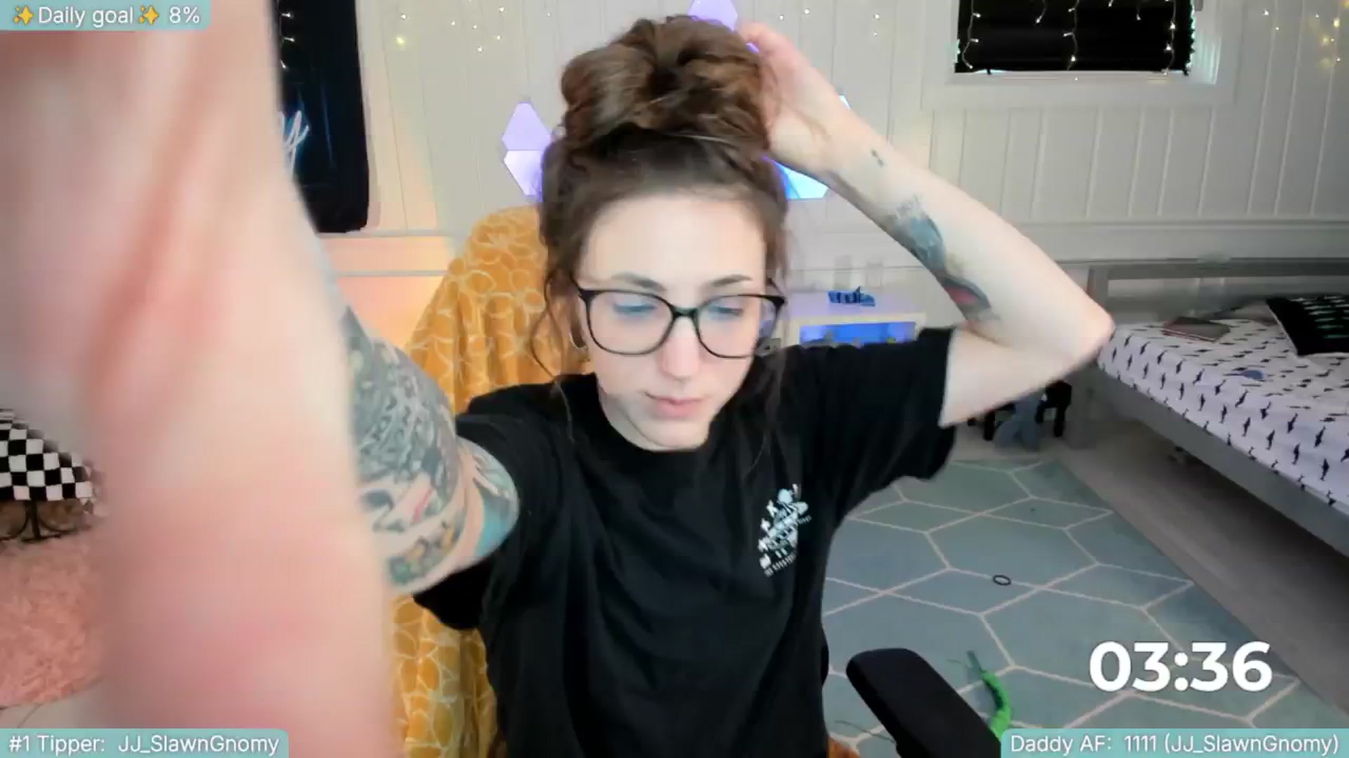 Gallery image thumbnail from TheSharkQueen's myfreecams stream on, 05/13/2025, 20:57 image 9 of 20
