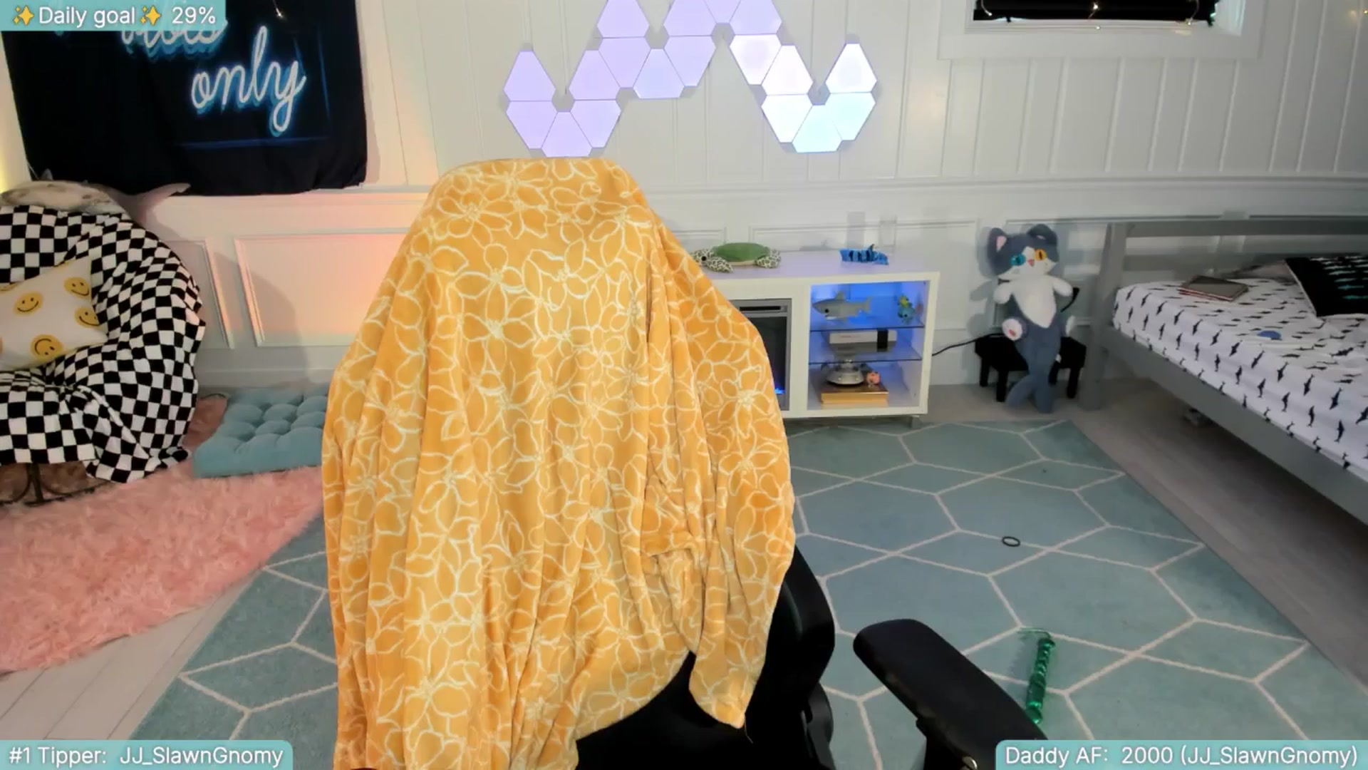 Gallery image thumbnail from TheSharkQueen's myfreecams stream on, 05/13/2025, 20:57 image 17 of 20