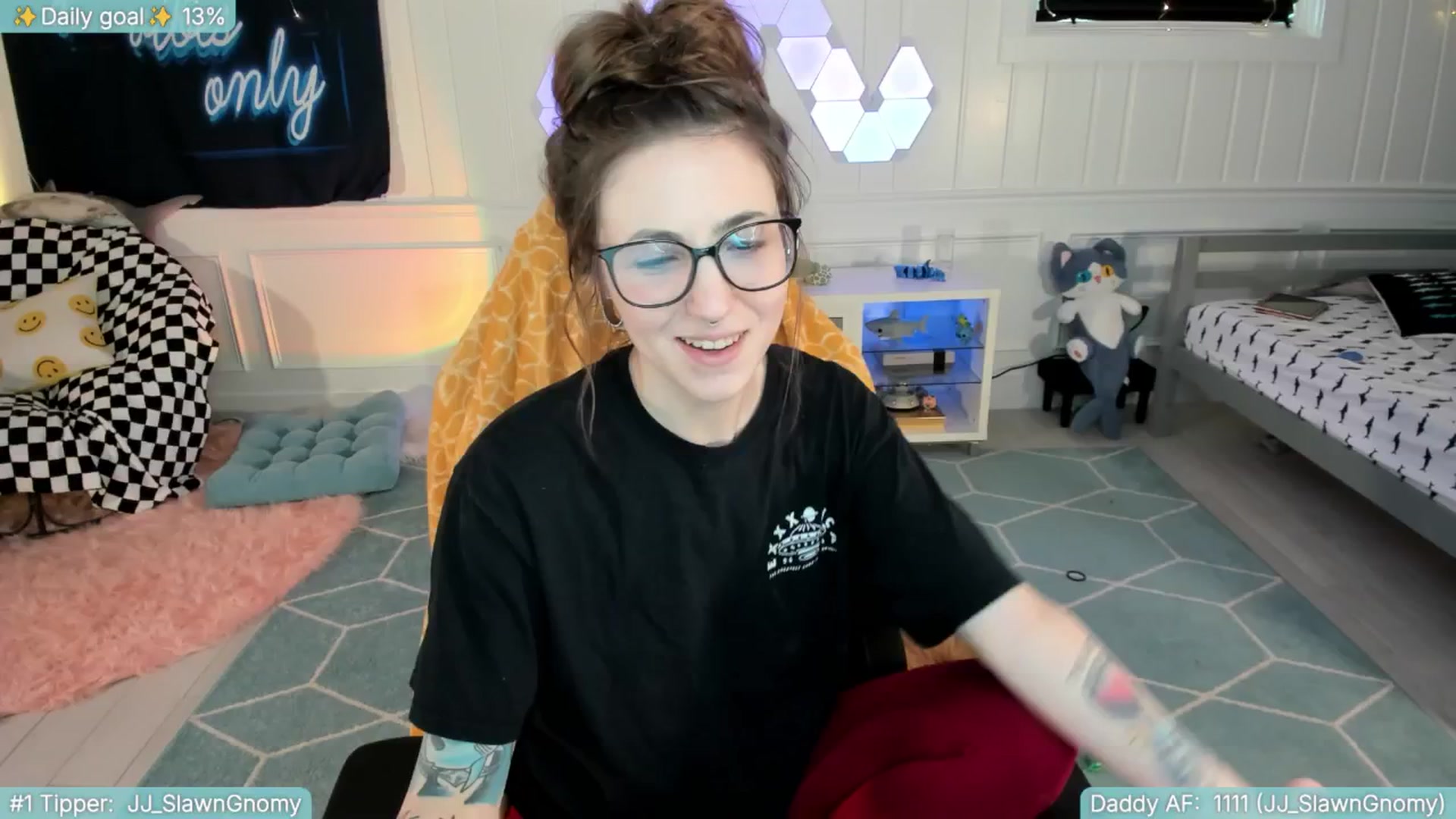 Gallery image thumbnail from TheSharkQueen's myfreecams stream on, 05/13/2025, 20:57 image 10 of 20