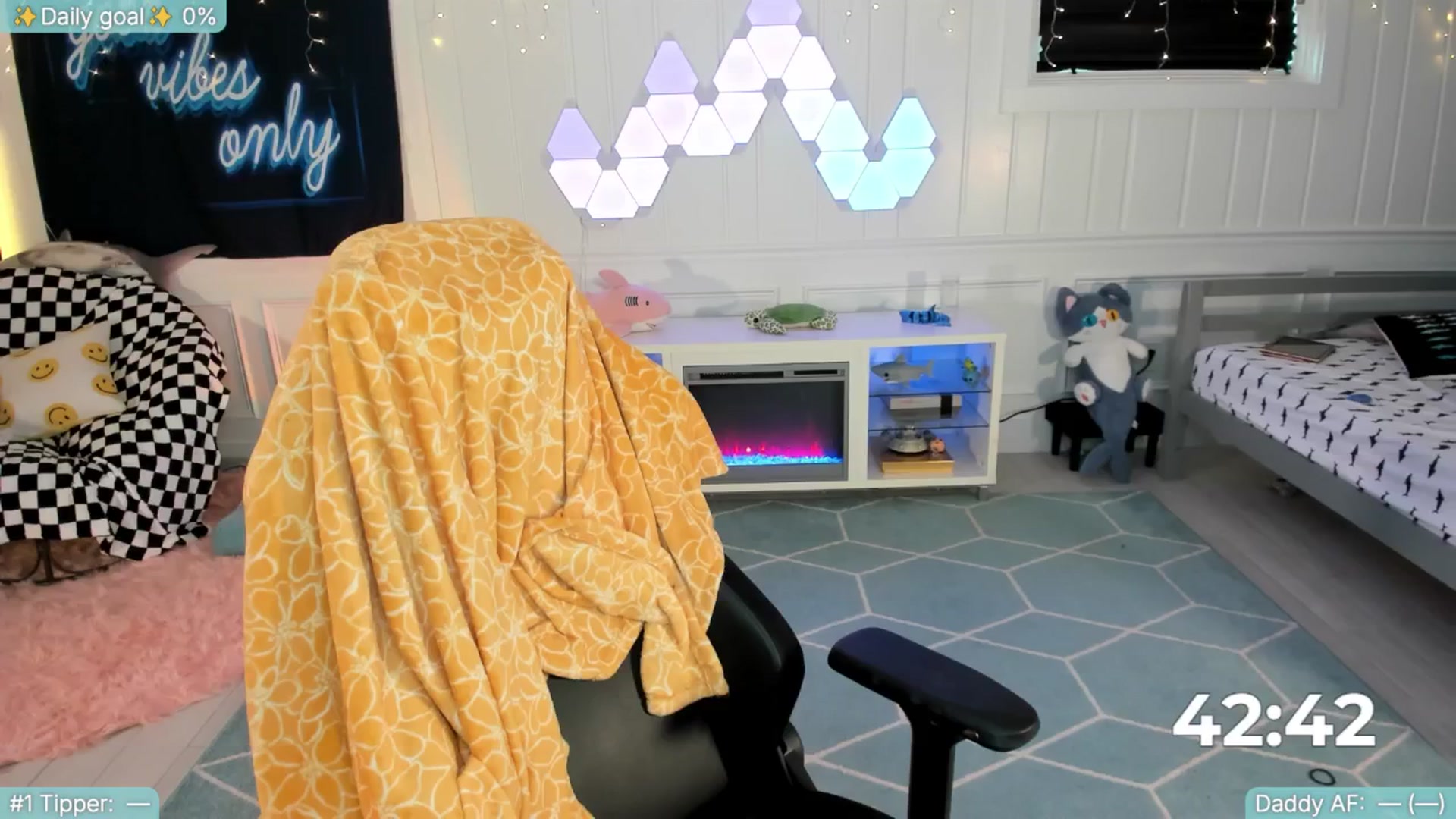 Gallery image thumbnail from TheSharkQueen's myfreecams stream on, 05/13/2025, 20:57 image 3 of 20