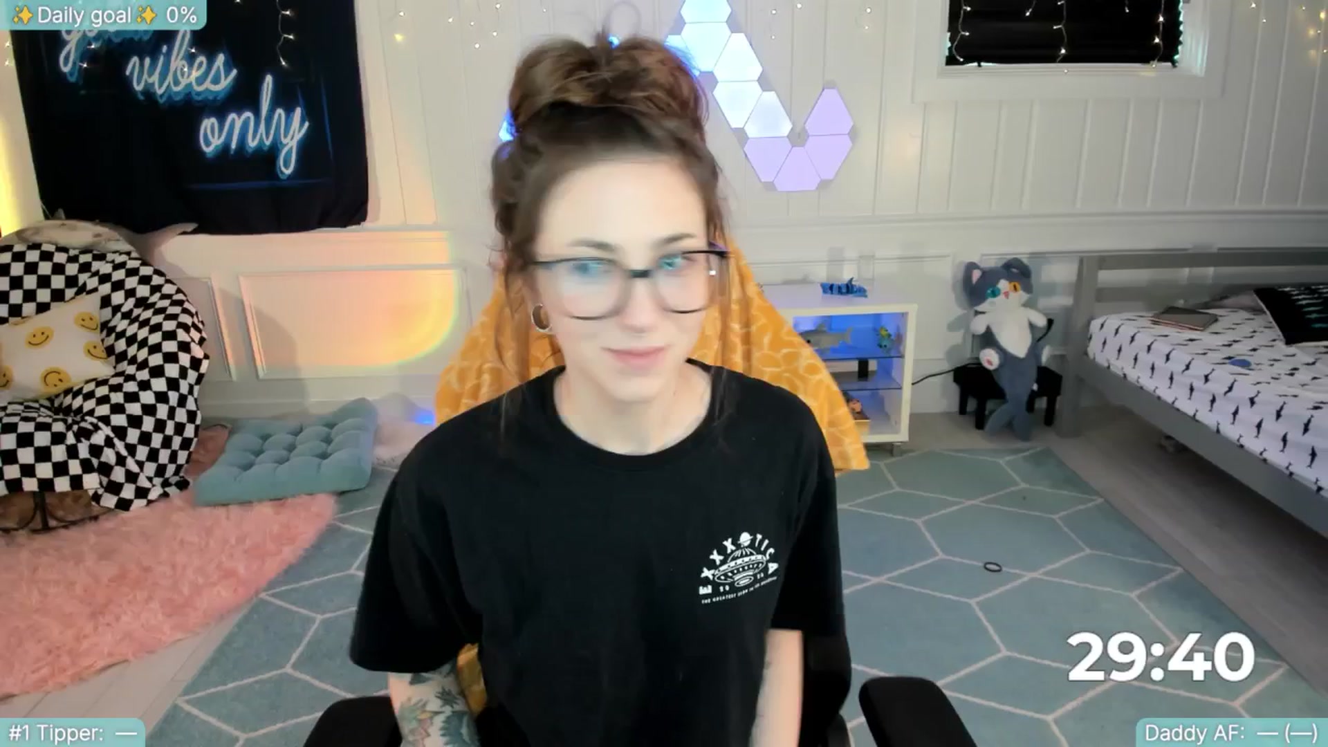 Gallery image thumbnail from TheSharkQueen's myfreecams stream on, 05/13/2025, 20:57 image 5 of 20