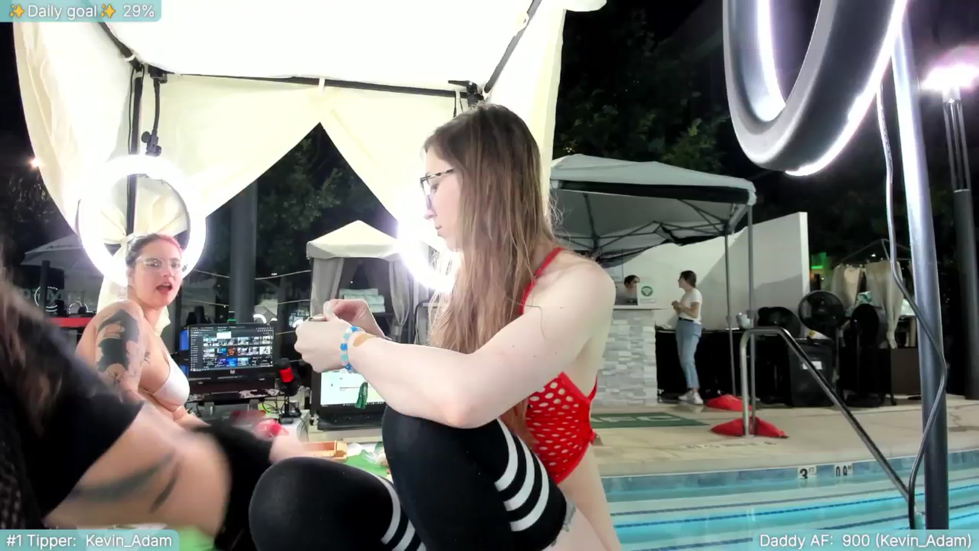 Gallery image thumbnail from TheSharkQueen's myfreecams stream on, 05/20/2025, 08:44 image 3 of 20