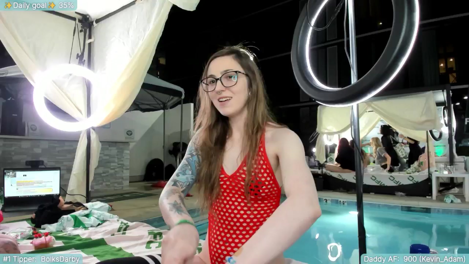 Gallery image thumbnail from TheSharkQueen's myfreecams stream on, 05/20/2025, 08:44 image 14 of 20