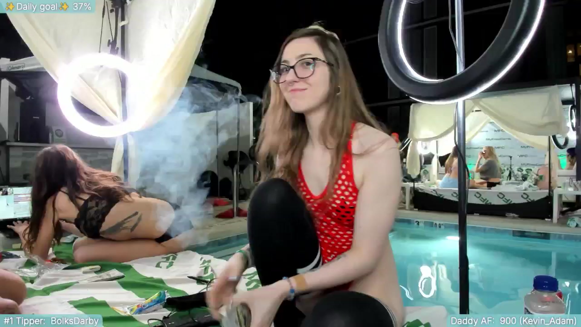Gallery image thumbnail from TheSharkQueen's myfreecams stream on, 05/20/2025, 08:44 image 19 of 20