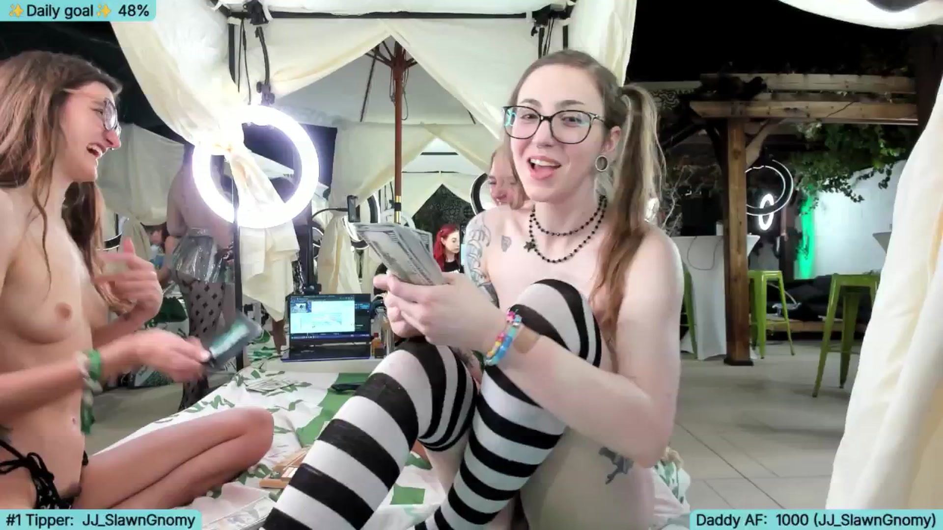 Gallery image thumbnail from TheSharkQueen's myfreecams stream on, 05/21/2025, 08:32 image 2 of 20