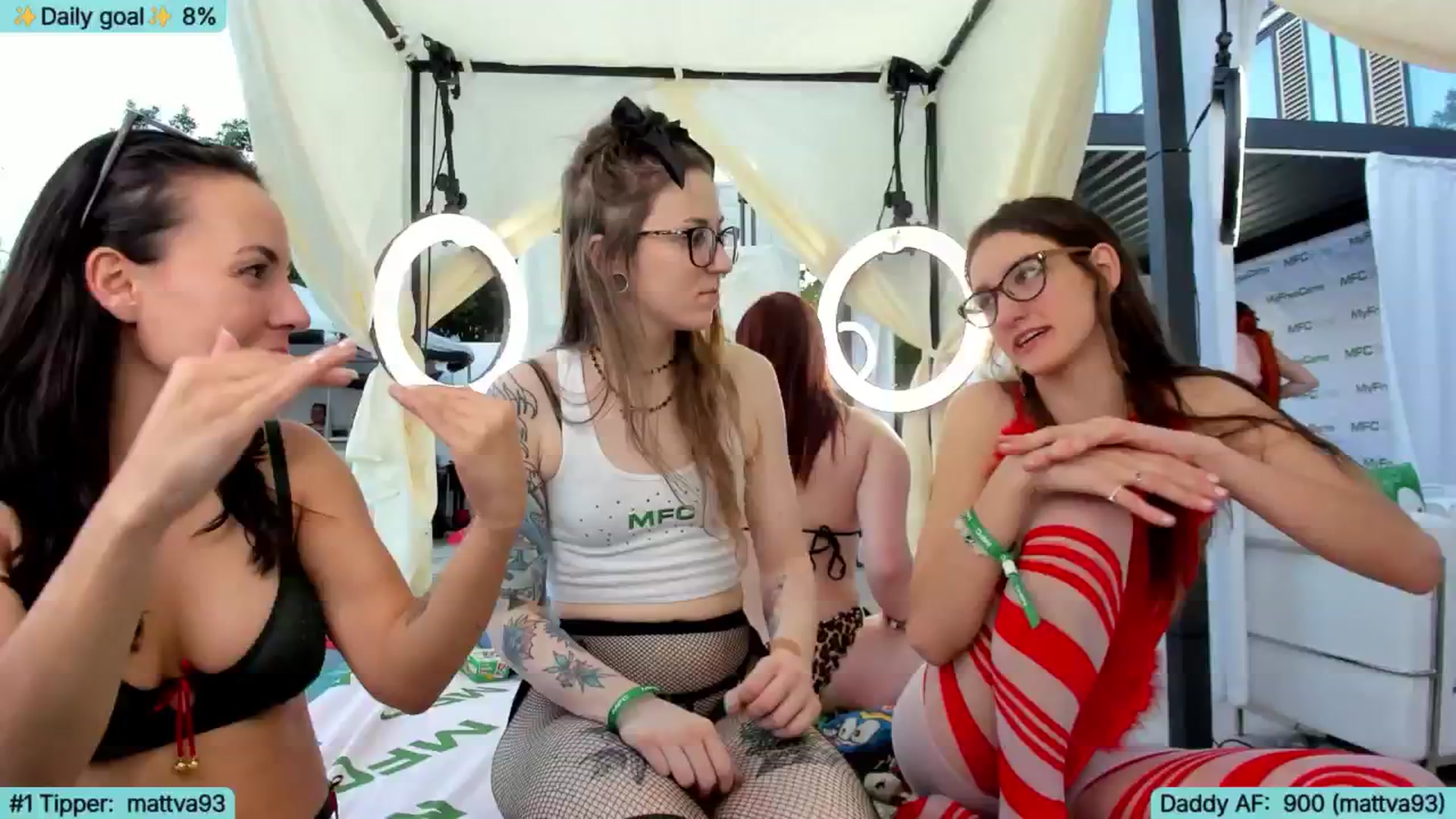 Gallery image thumbnail from TheSharkQueen's myfreecams stream on, 05/22/2025, 04:25 image 8 of 20