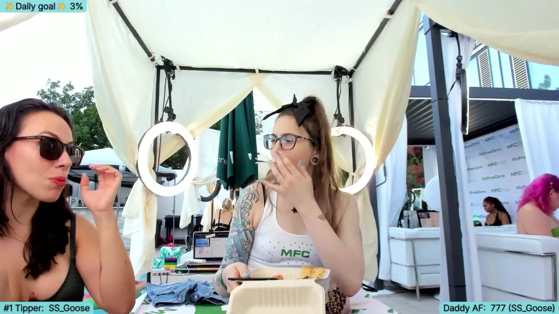 Gallery image thumbnail from TheSharkQueen's myfreecams stream on, 05/22/2025, 04:25 image 5 of 20