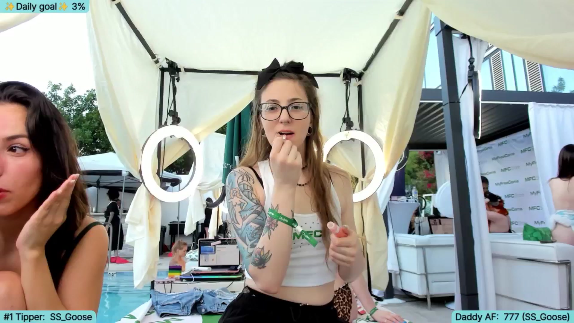 Gallery image thumbnail from TheSharkQueen's myfreecams stream on, 05/22/2025, 04:25 image 6 of 20