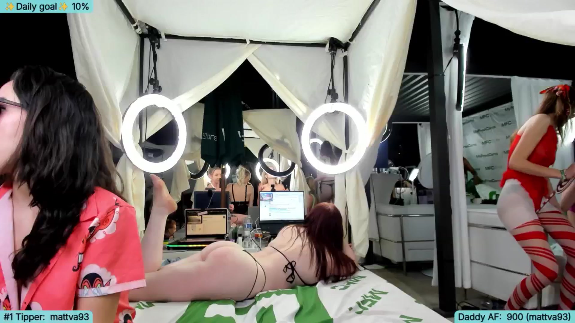 Gallery image thumbnail from TheSharkQueen's myfreecams stream on, 05/22/2025, 04:25 image 17 of 20