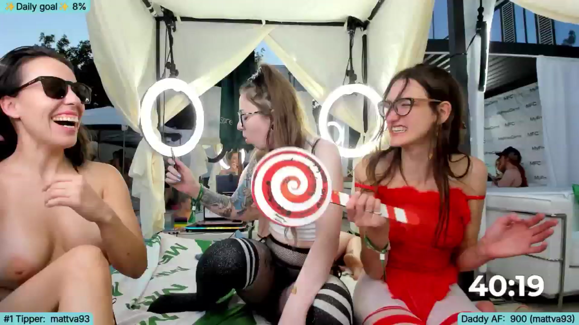Gallery image thumbnail from TheSharkQueen's myfreecams stream on, 05/22/2025, 04:25 image 12 of 20