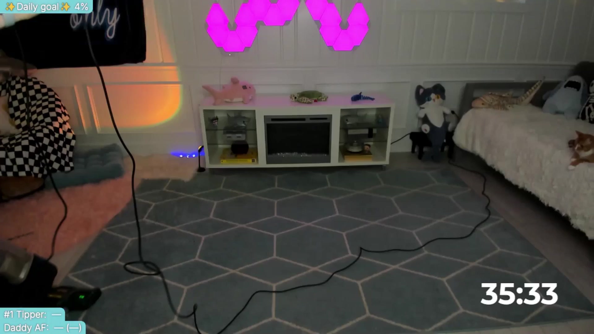 Gallery image thumbnail from TheSharkQueen's myfreecams stream on, 05/26/2025, 20:30 image 1 of 20