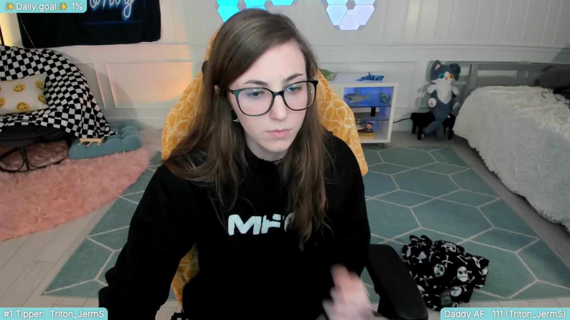 Gallery image thumbnail from TheSharkQueen's myfreecams stream on, 06/05/2025, 05:52 image 5 of 20