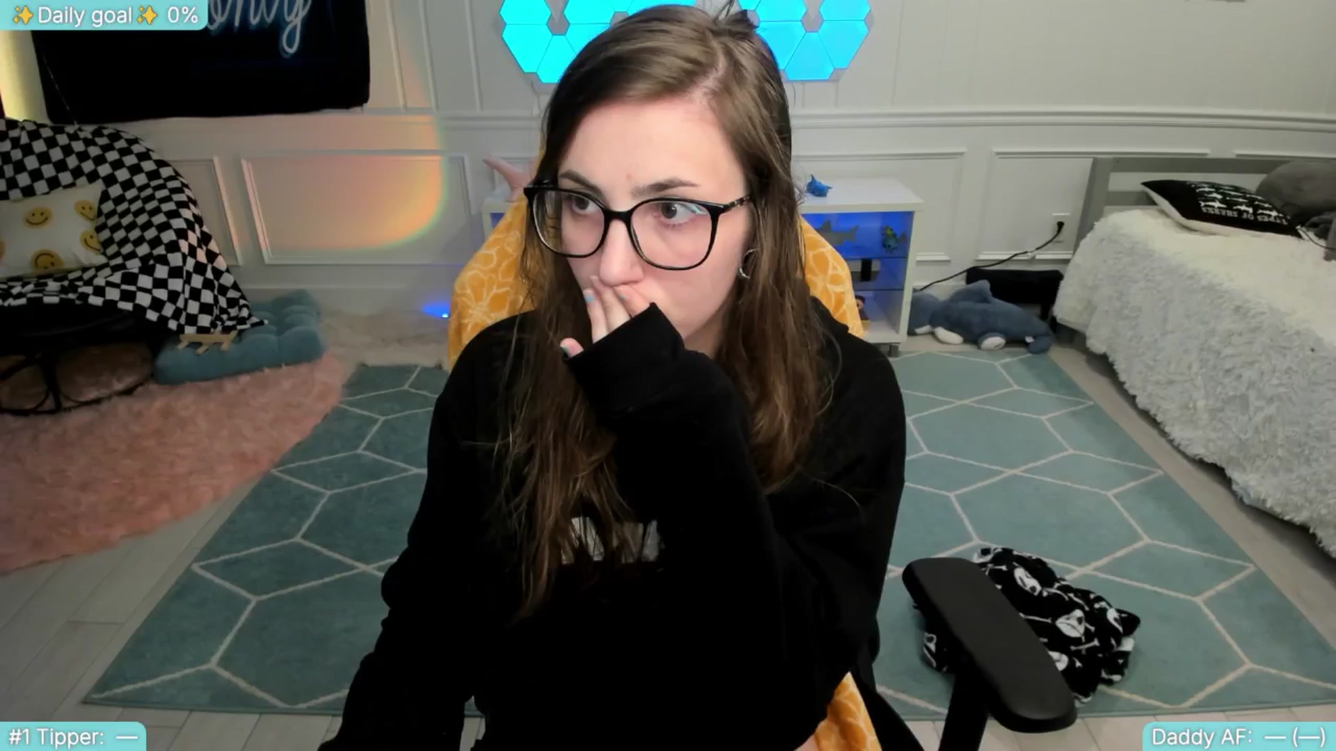 Gallery image thumbnail from TheSharkQueen's myfreecams stream on, 06/05/2025, 05:52 image 1 of 20