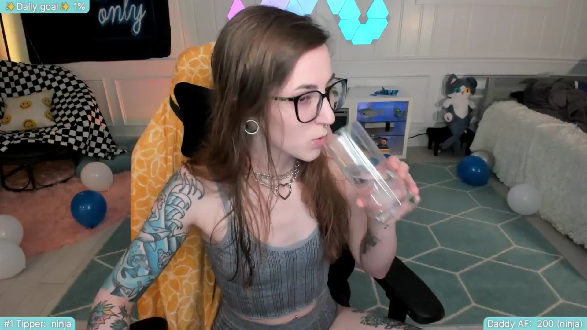 Gallery image thumbnail from TheSharkQueen's myfreecams stream on, 06/07/2025, 03:23 image 2 of 20