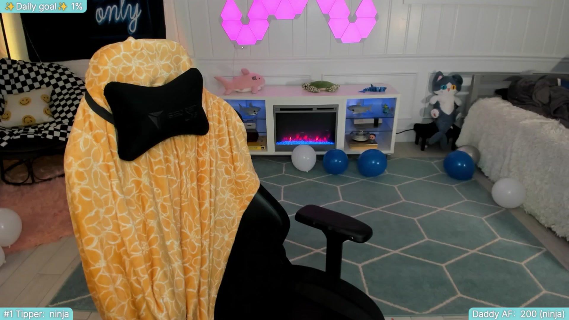 Gallery image thumbnail from TheSharkQueen's myfreecams stream on, 06/07/2025, 03:23 image 6 of 20