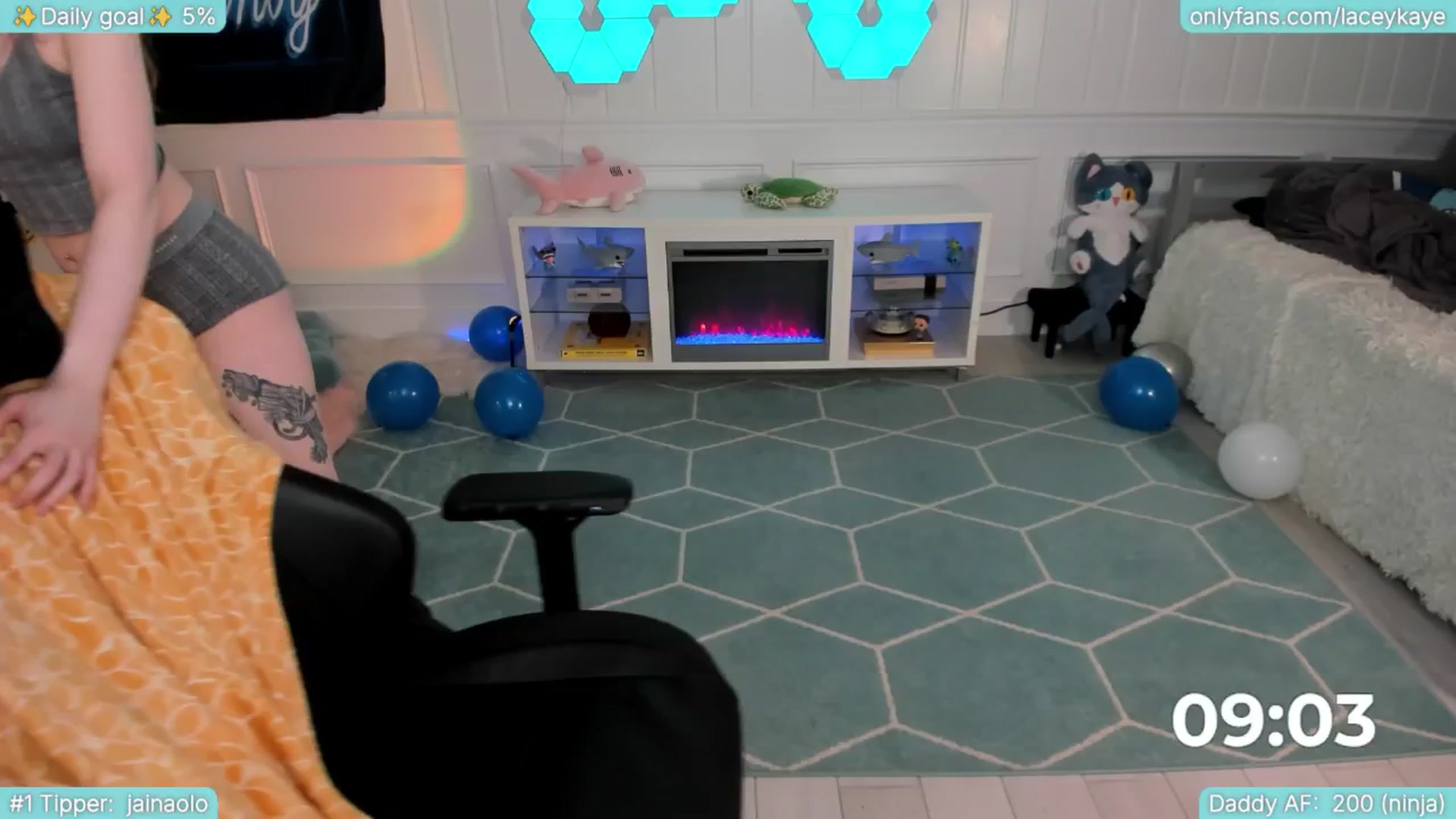Gallery image thumbnail from TheSharkQueen's myfreecams stream on, 06/07/2025, 03:23 image 19 of 20