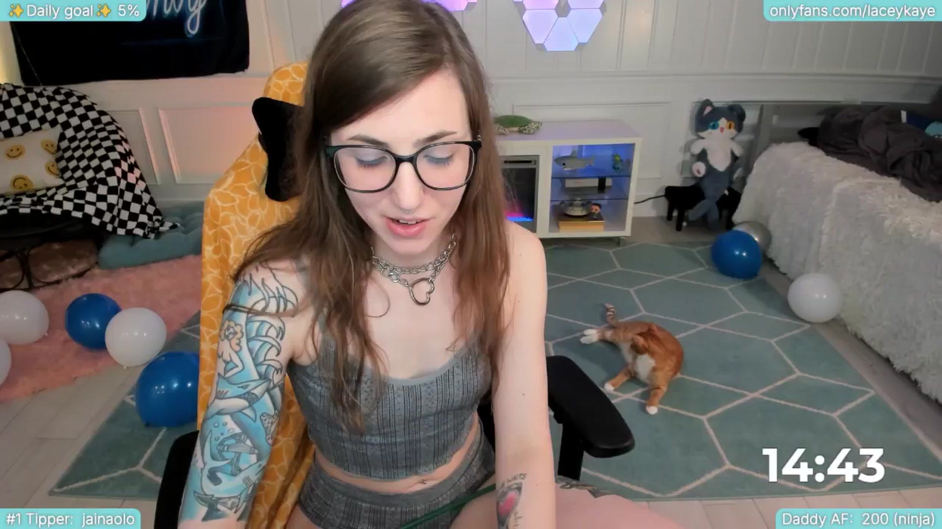 Gallery image thumbnail from TheSharkQueen's myfreecams stream on, 06/07/2025, 03:23 image 18 of 20