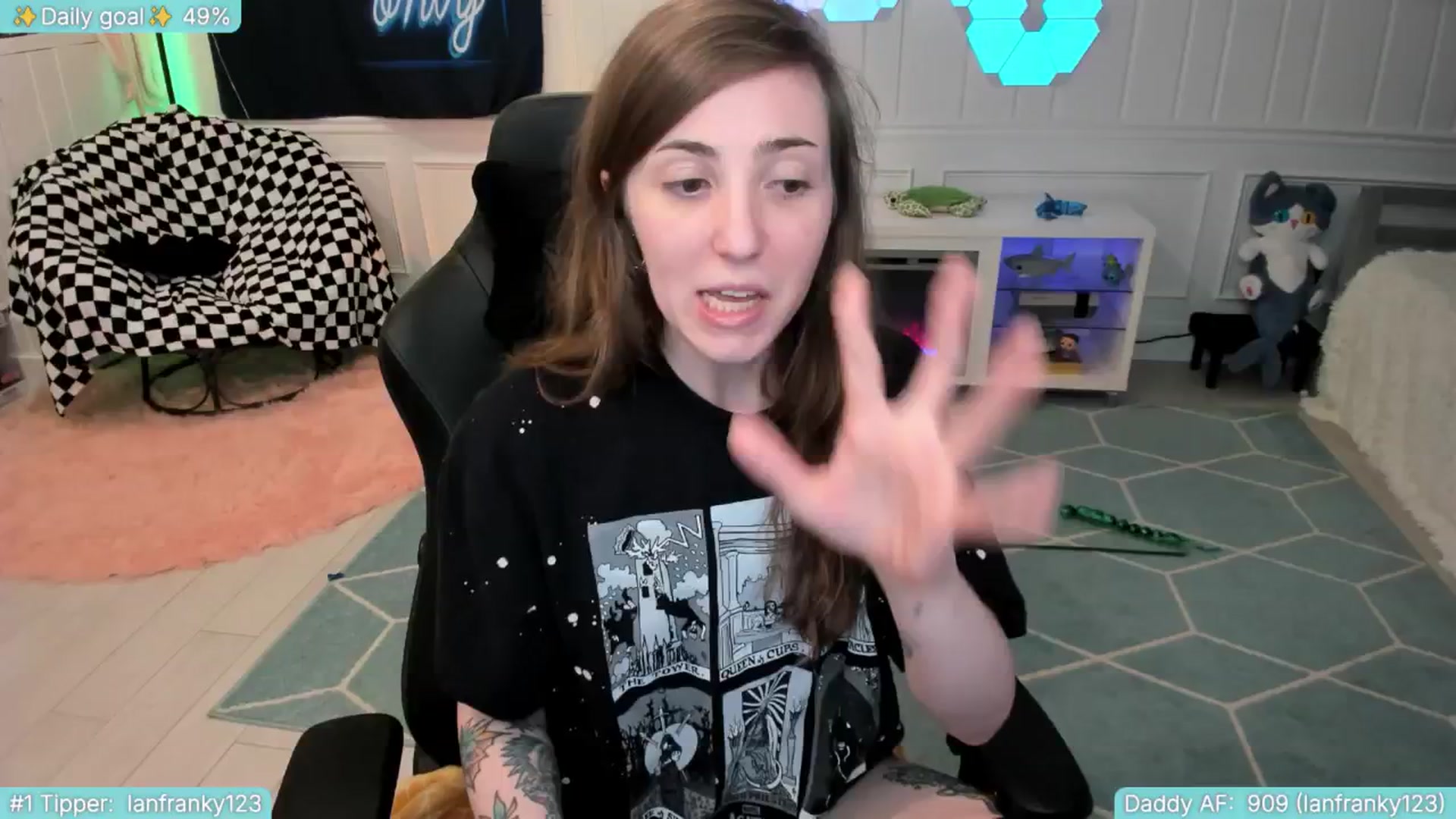 Gallery image thumbnail from TheSharkQueen's myfreecams stream on, 06/14/2025, 06:56 image 8 of 20