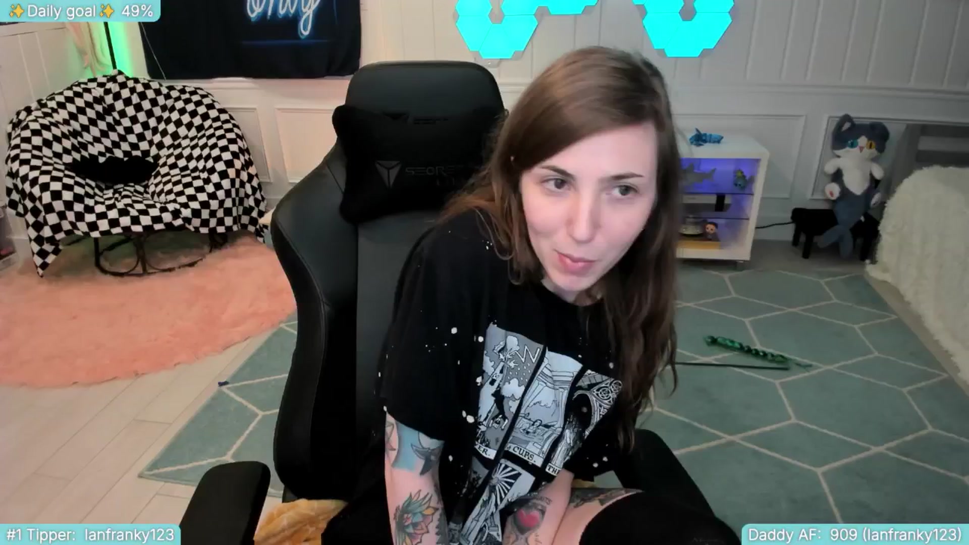 Gallery image thumbnail from TheSharkQueen's myfreecams stream on, 06/14/2025, 06:56 image 10 of 20