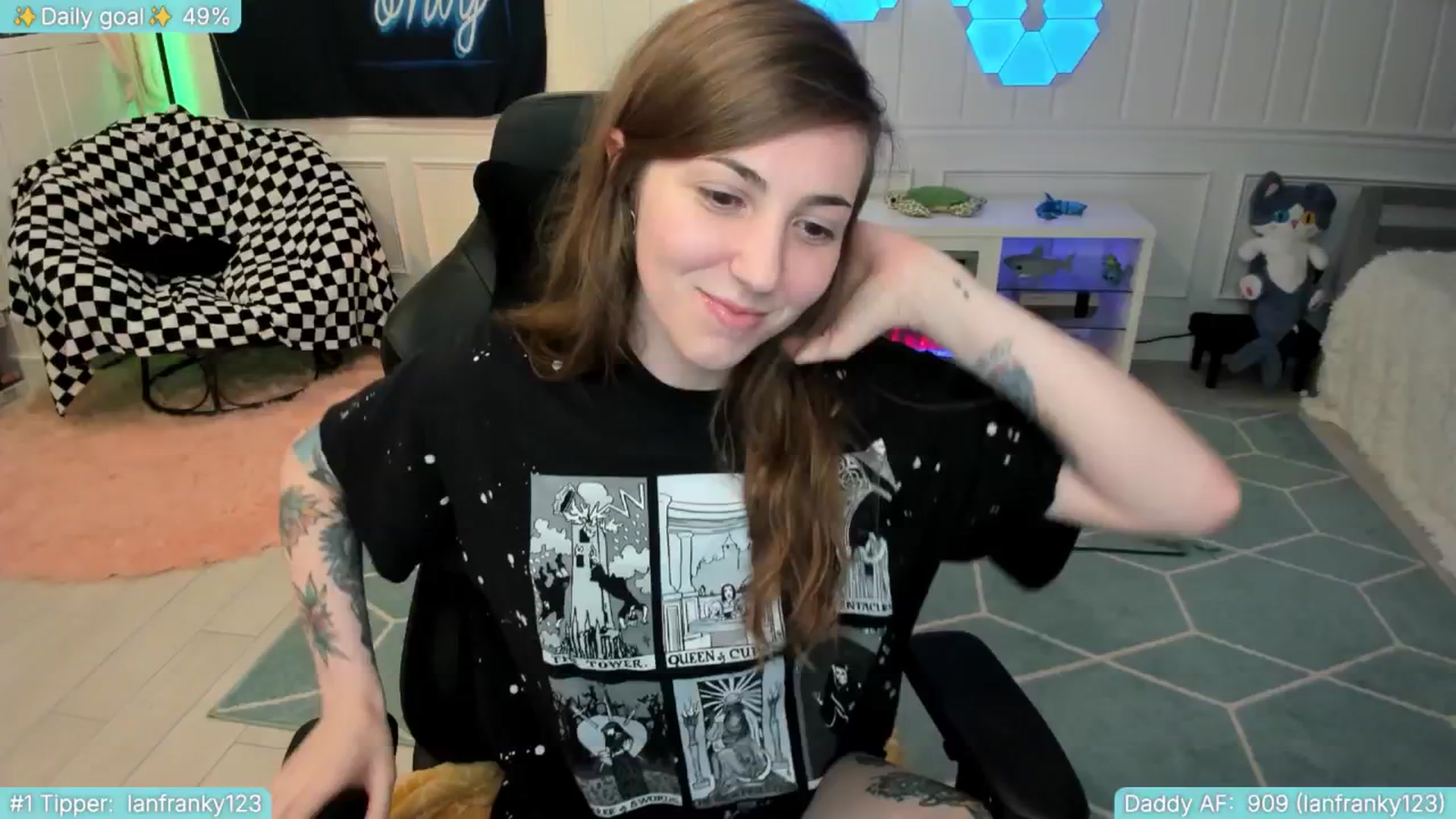 Gallery image thumbnail from TheSharkQueen's myfreecams stream on, 06/14/2025, 06:56 image 13 of 20