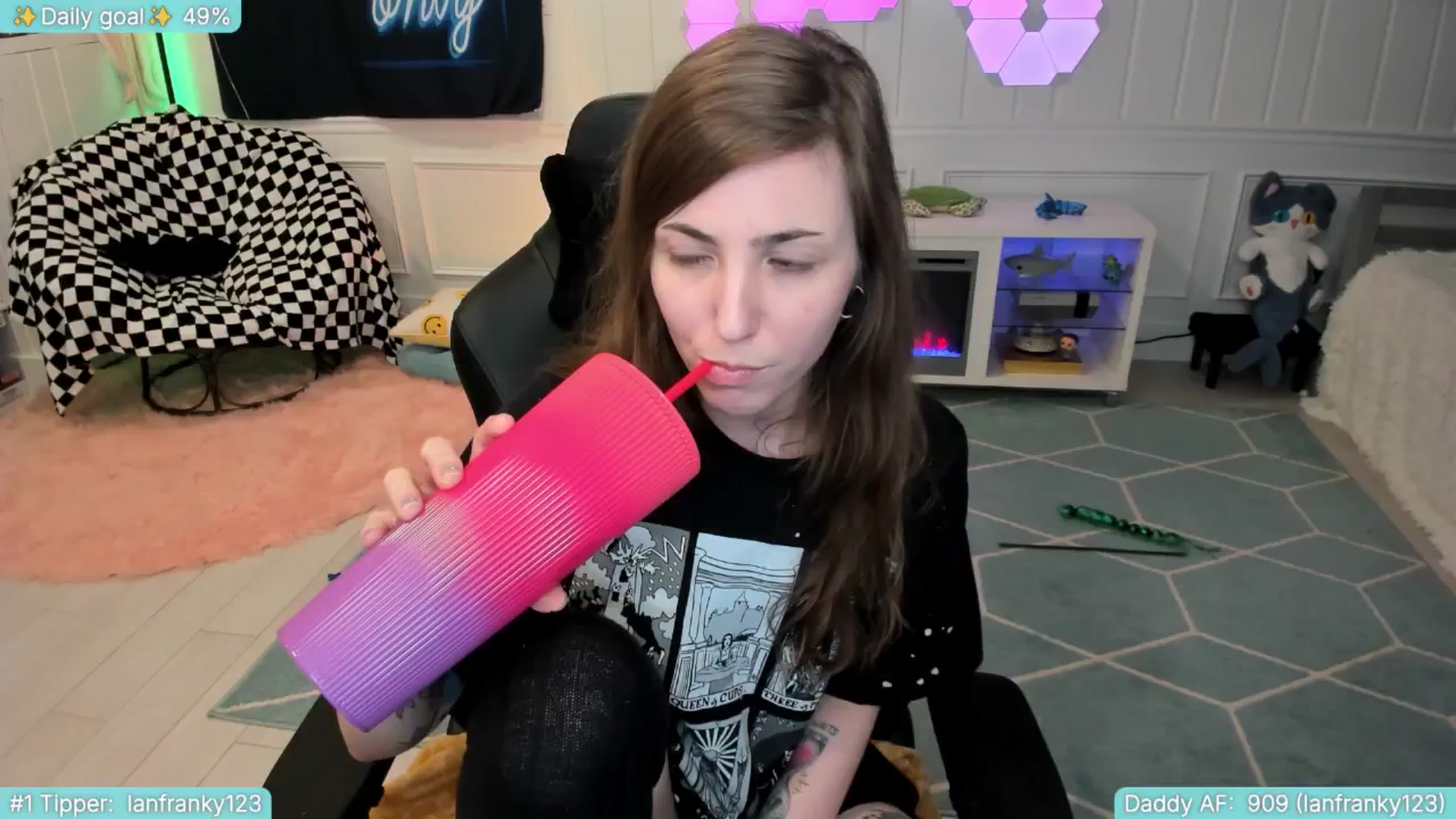 Gallery image thumbnail from TheSharkQueen's myfreecams stream on, 06/14/2025, 06:56 image 20 of 20