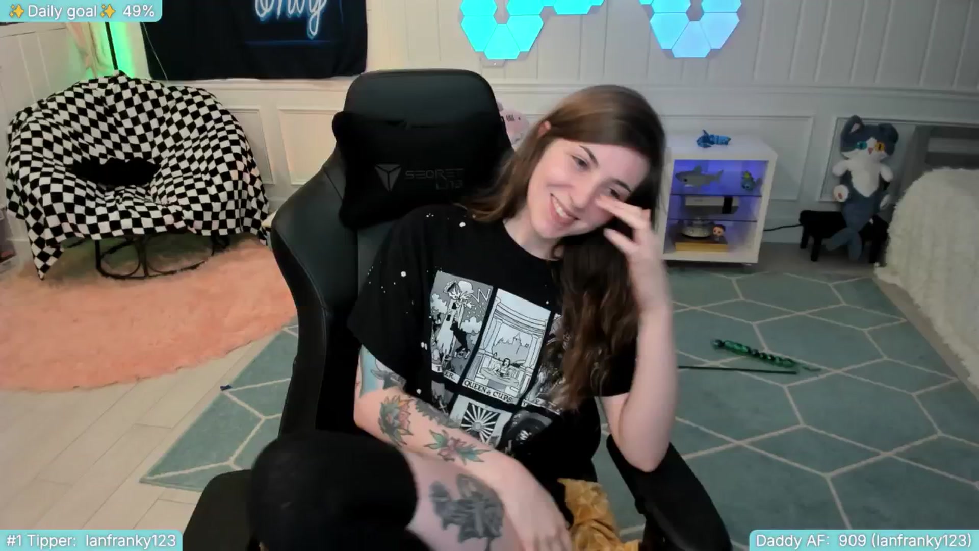 Gallery image thumbnail from TheSharkQueen's myfreecams stream on, 06/14/2025, 06:56 image 9 of 20