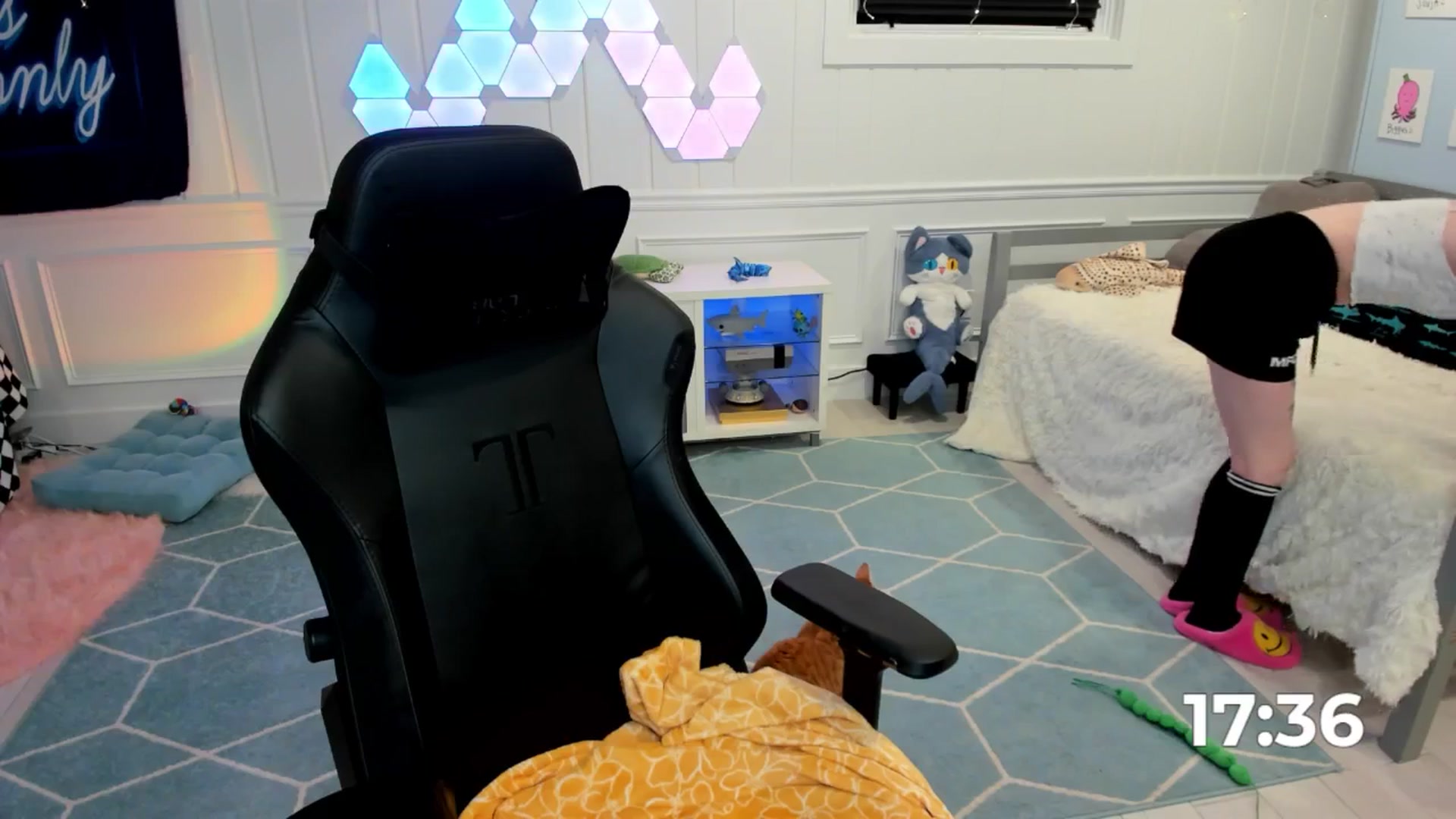 Gallery image thumbnail from TheSharkQueen's myfreecams stream on, 06/16/2025, 07:42 image 9 of 20