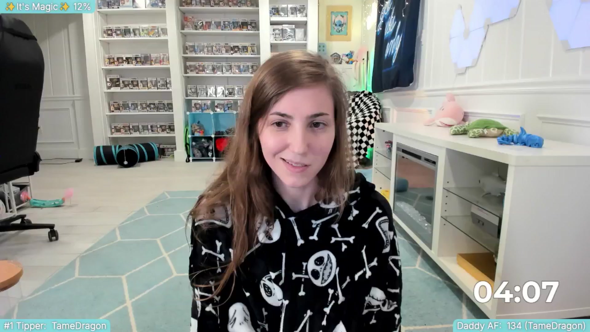 Gallery image thumbnail from TheSharkQueen's myfreecams stream on, 06/19/2025, 04:57 image 14 of 20