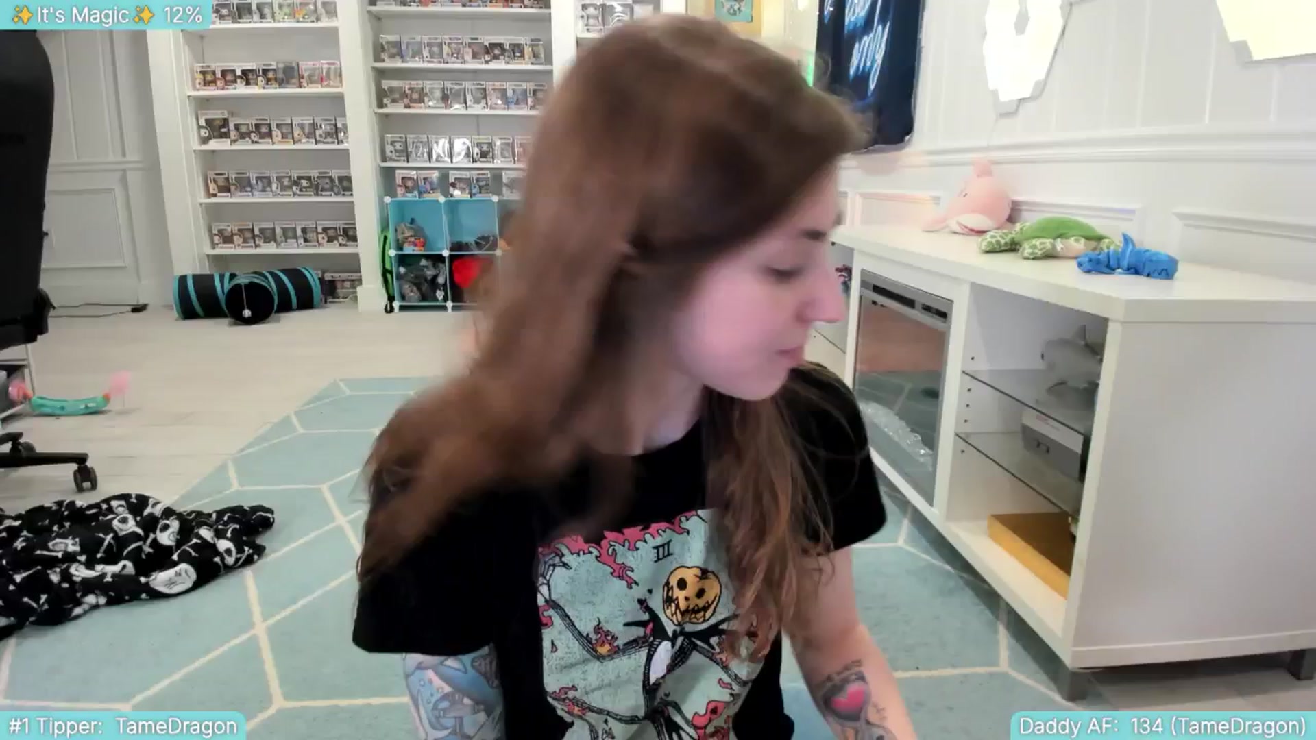 Gallery image thumbnail from TheSharkQueen's myfreecams stream on, 06/19/2025, 04:57 image 19 of 20